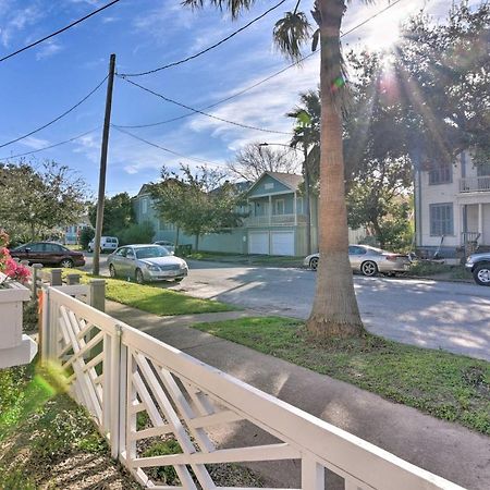Bright Galveston Cottage Close To Beach And Strand ภายนอก รูปภาพ