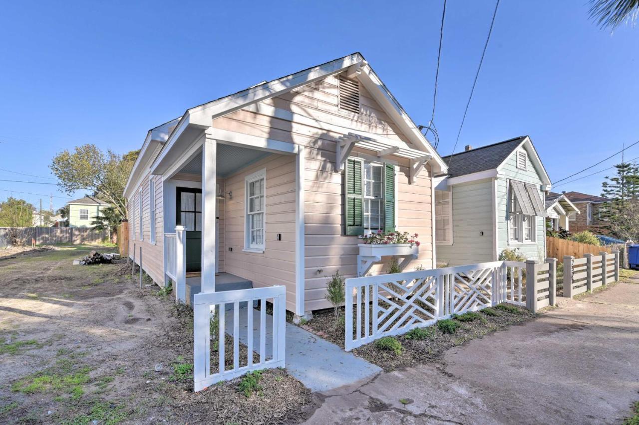 Bright Galveston Cottage Close To Beach And Strand ภายนอก รูปภาพ