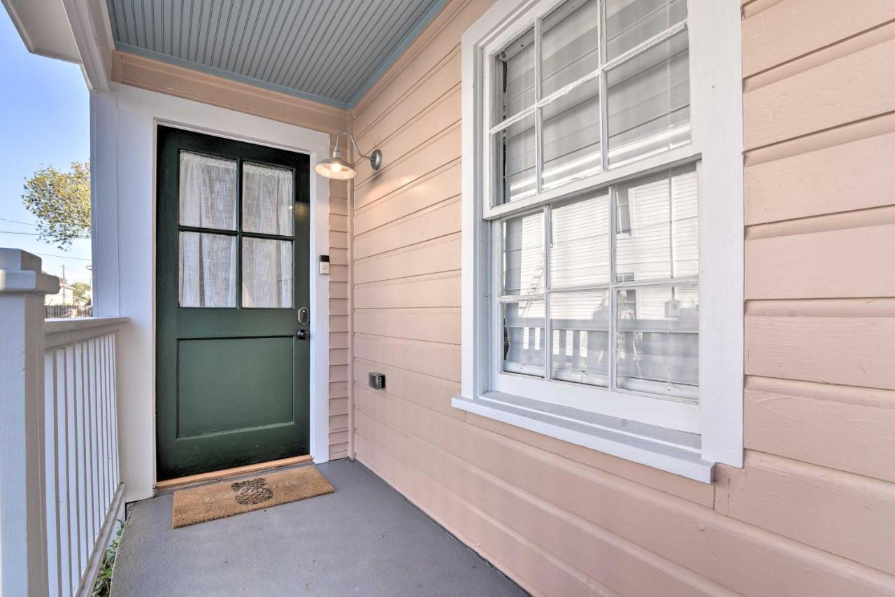 Bright Galveston Cottage Close To Beach And Strand ภายนอก รูปภาพ